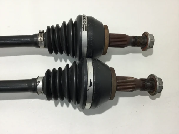 2005-2007 Chevrolet Corvette C6 Automatic Axle Half Shafts / Pair / 73k / C6001 - Image 2