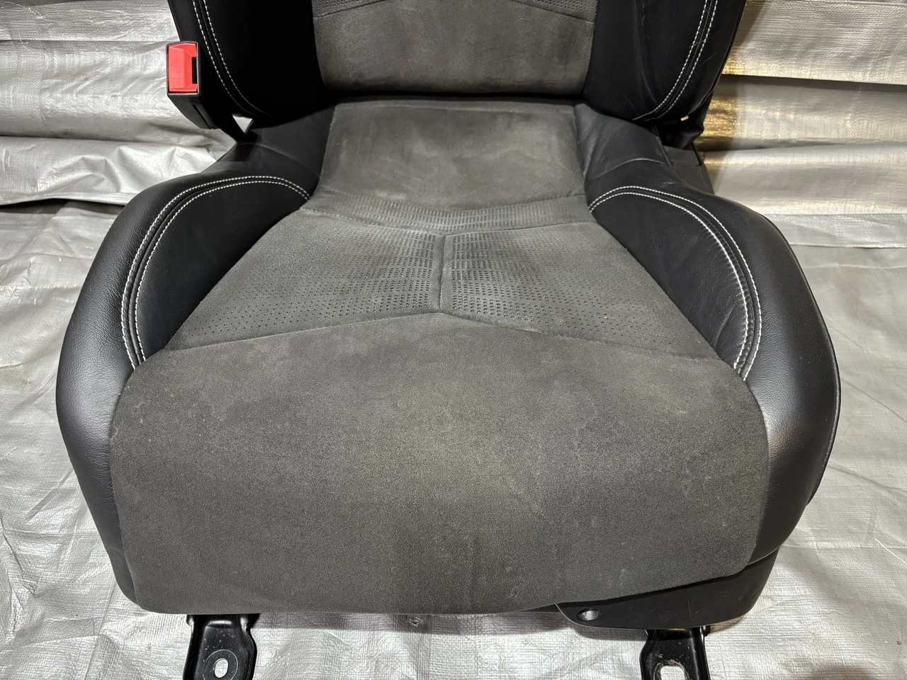 2020-2025 Chevrolet C8 Corvette Stingray GT2 Bucket Seats - Image 5