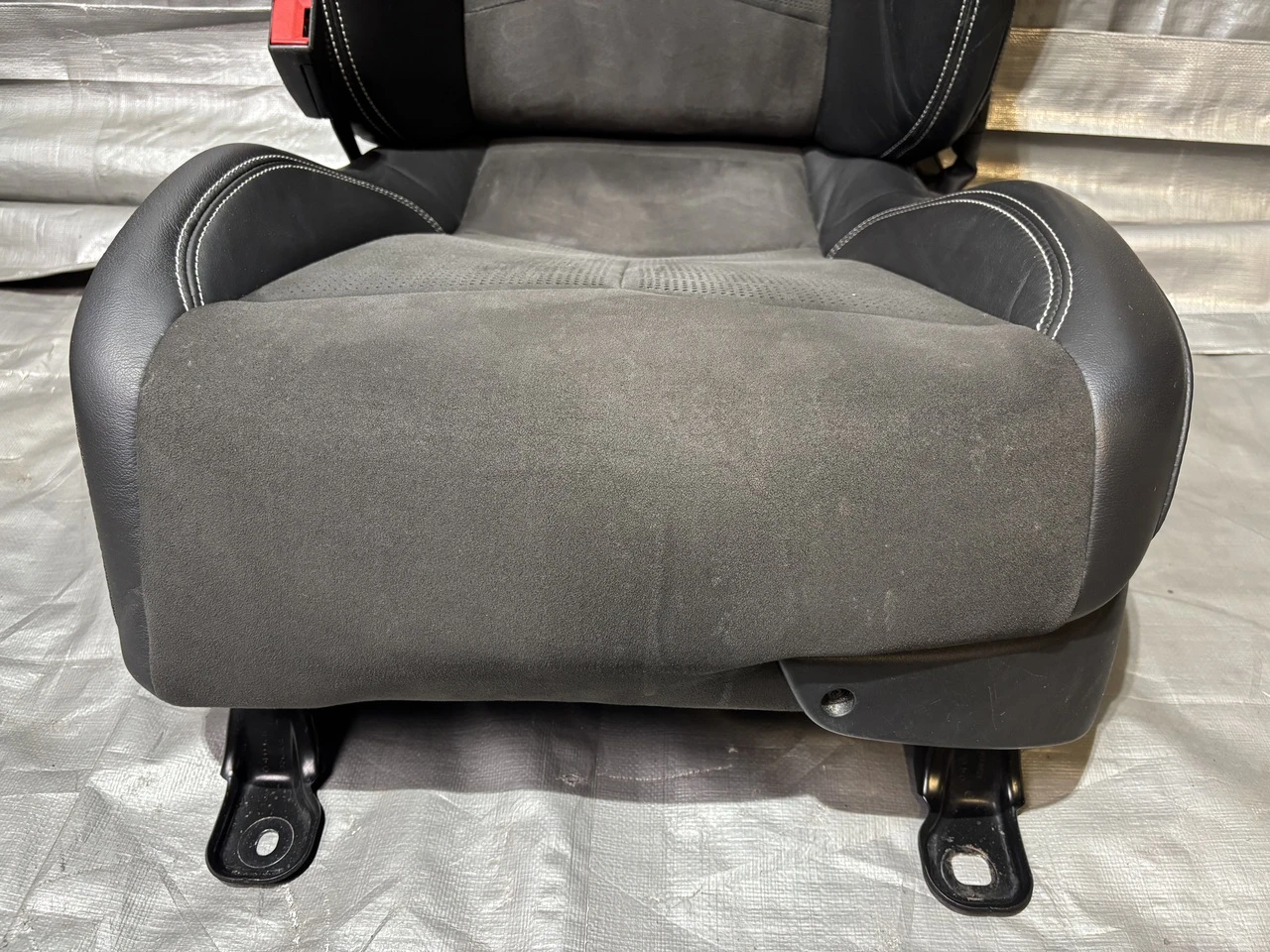 2020-2025 Chevrolet C8 Corvette Stingray GT2 Bucket Seats - Image 6
